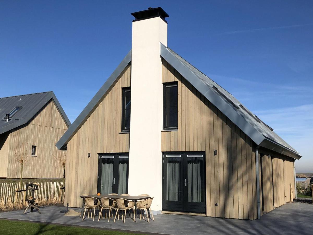 Modern With Combi Microwave Vakantiehuis Tholen