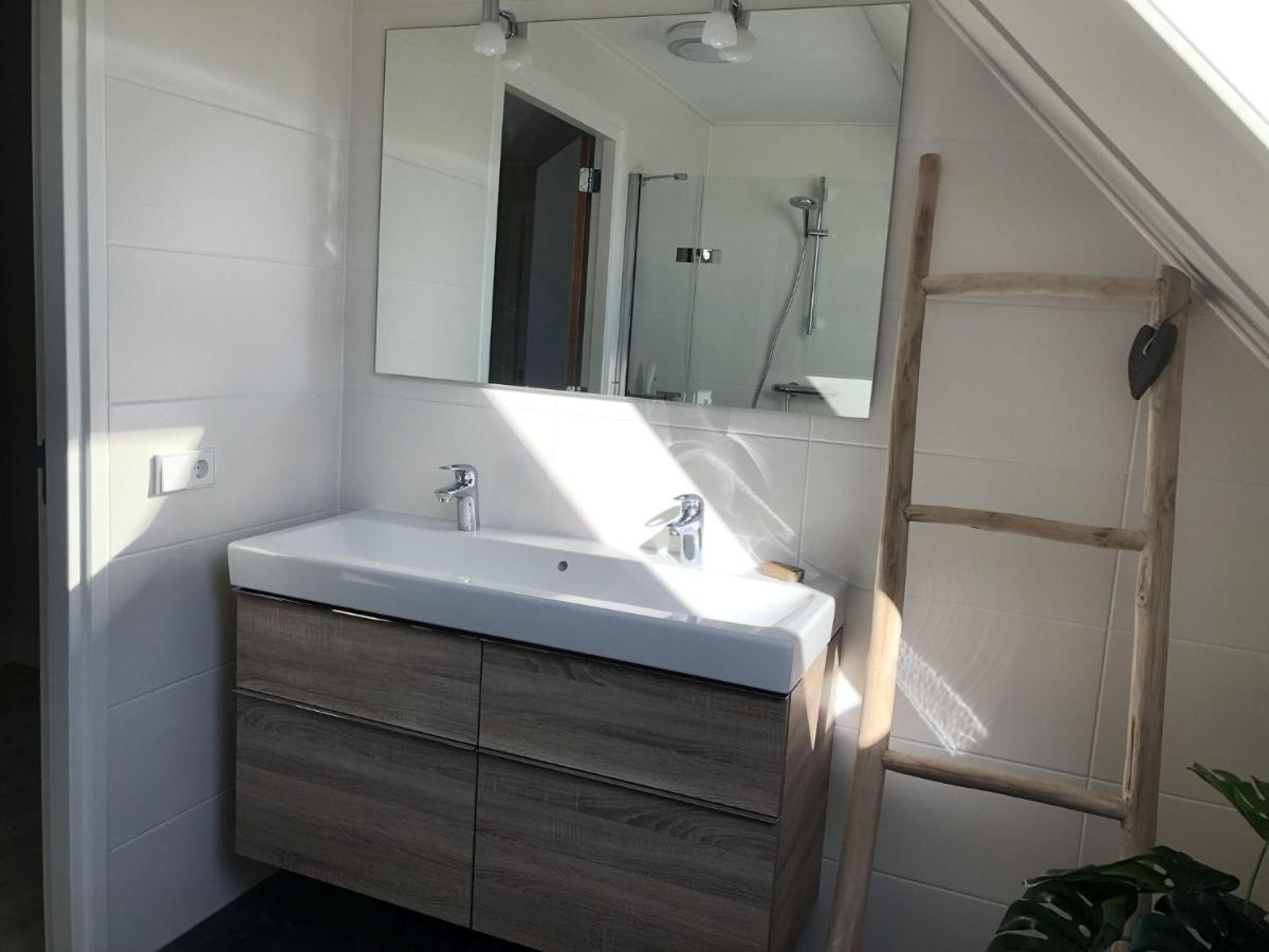 Modern With Combi Microwave * Tholen